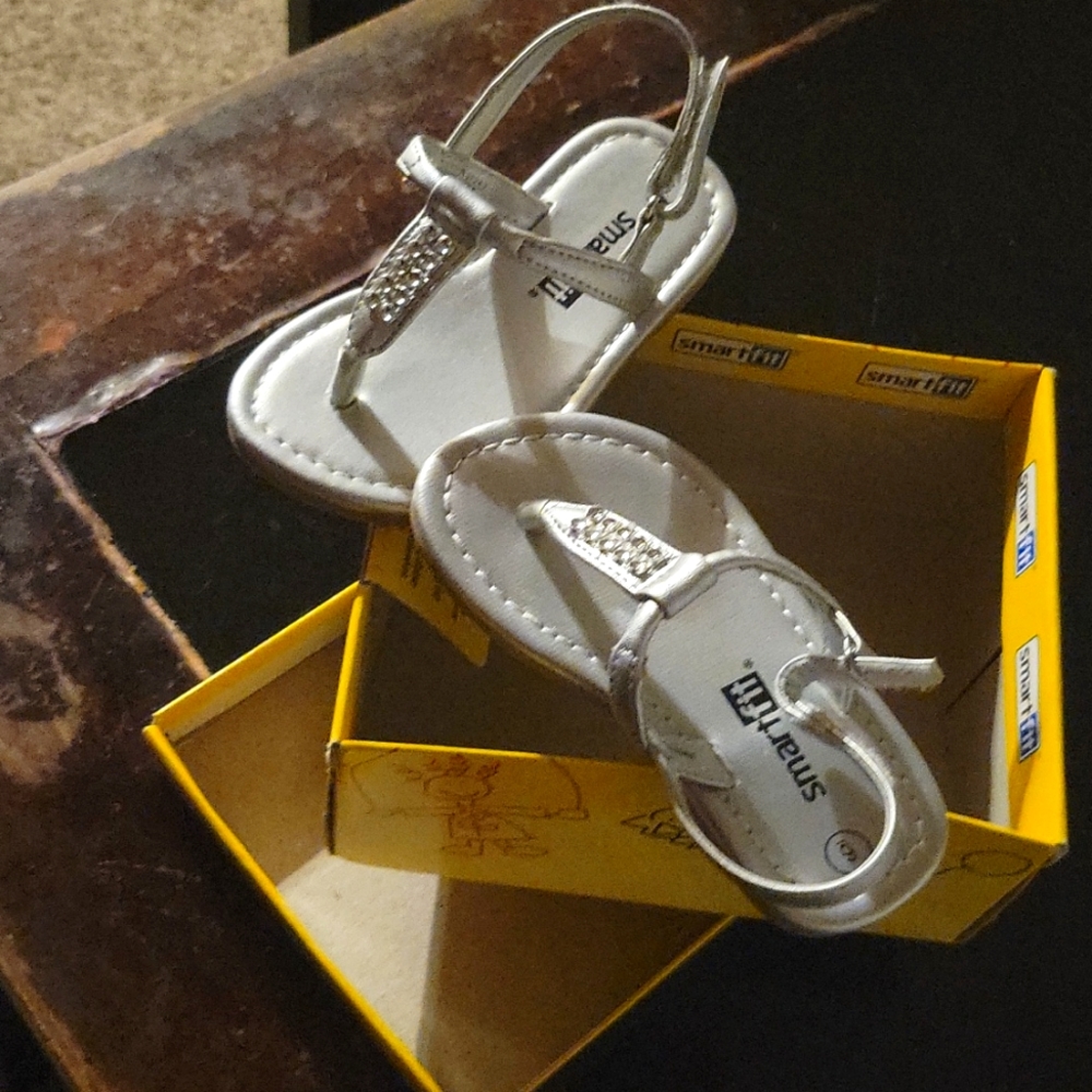 Baby/toddler size 6 girls brand new sandals